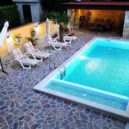 Holiday home Mit Beheiztem Pool Und Meerblick *